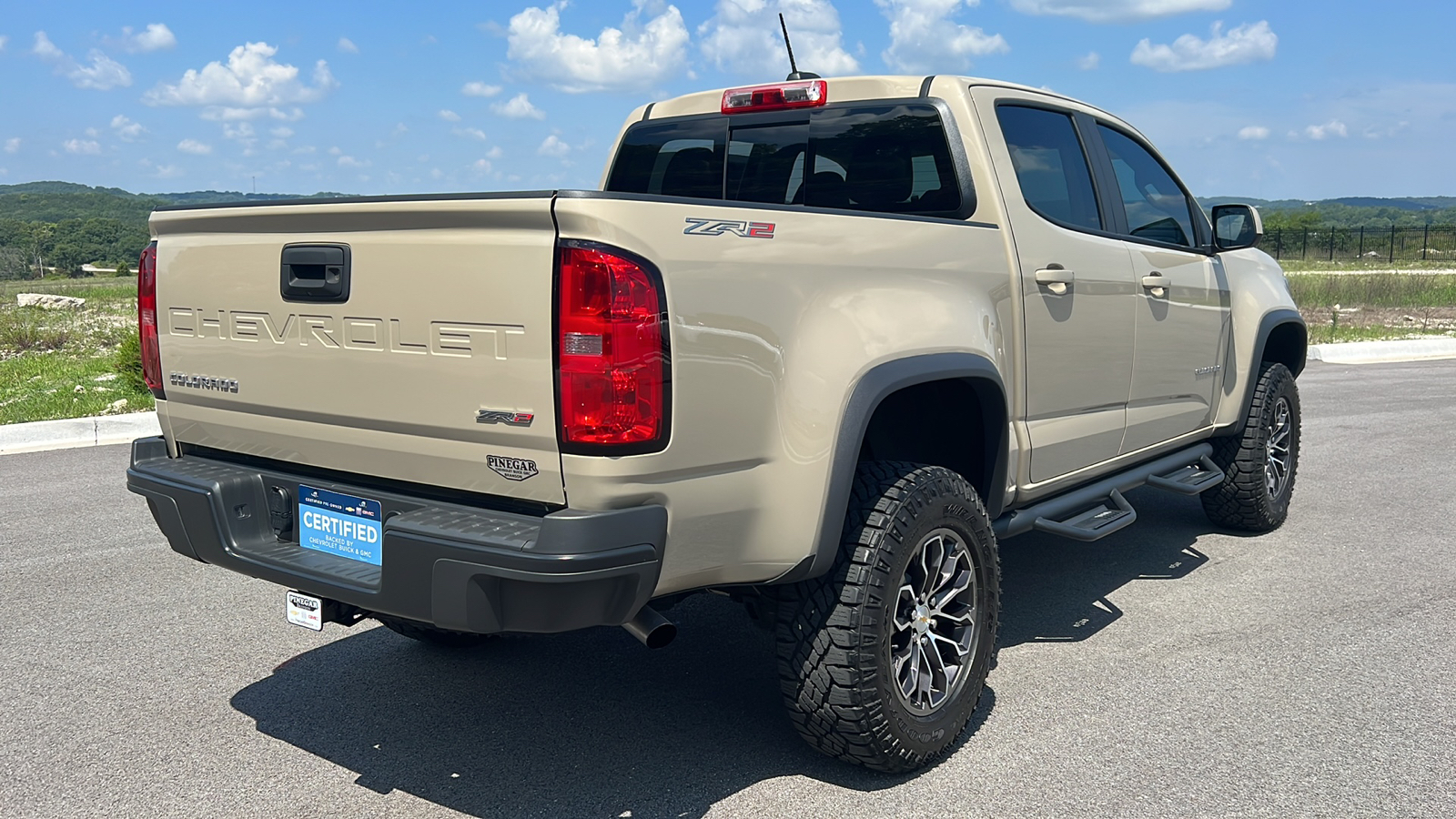 2022 Chevrolet Colorado 4WD ZR2 8