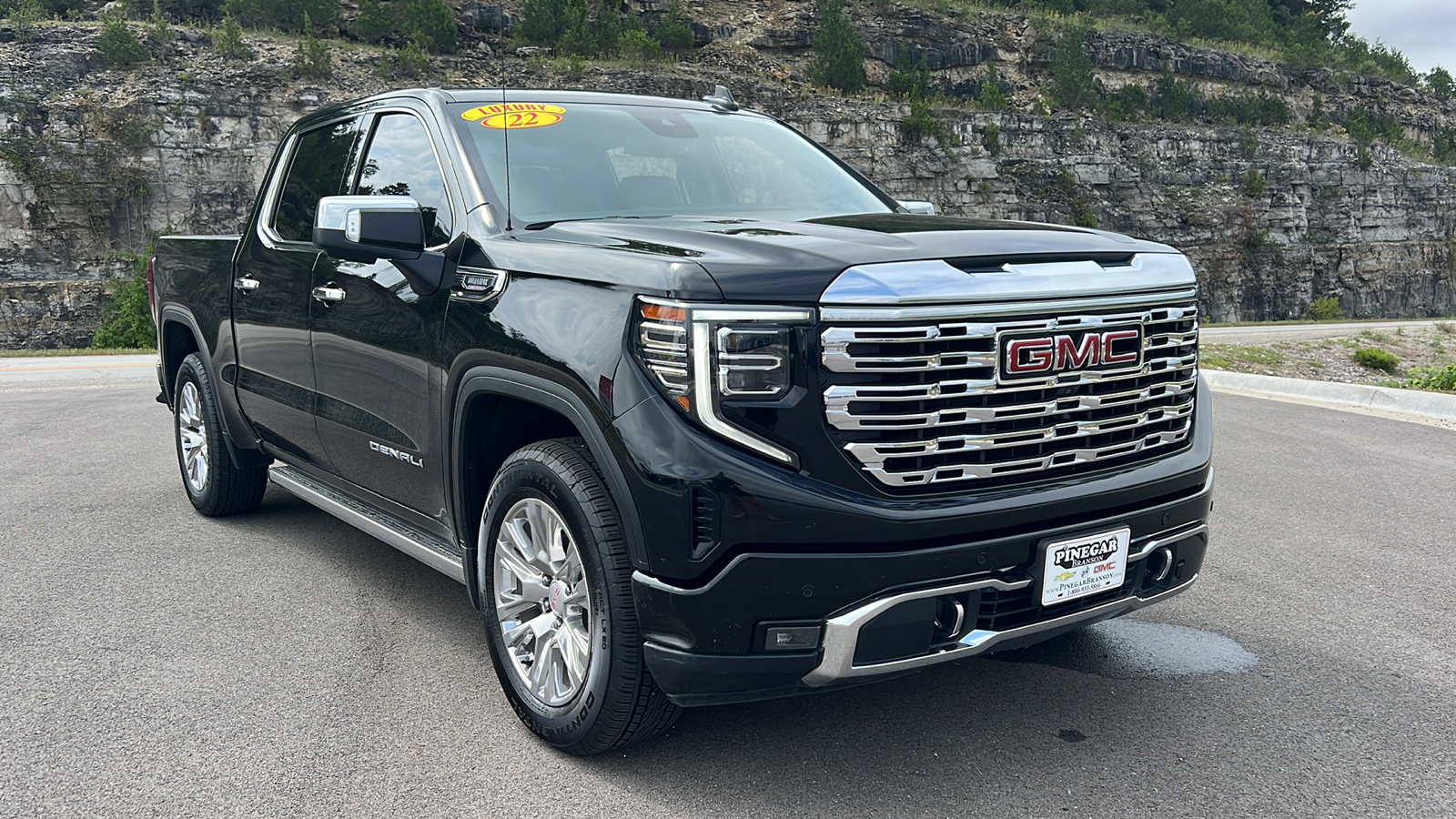 2022 GMC Sierra 1500 Denali 1