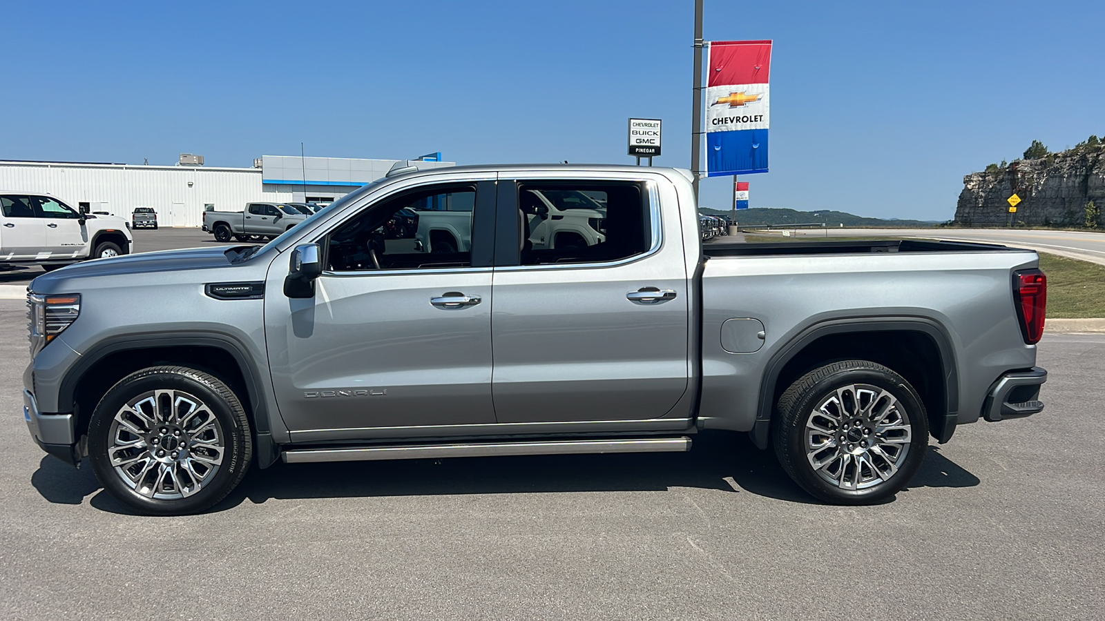 2023 GMC Sierra 1500 Denali Ultimate 4