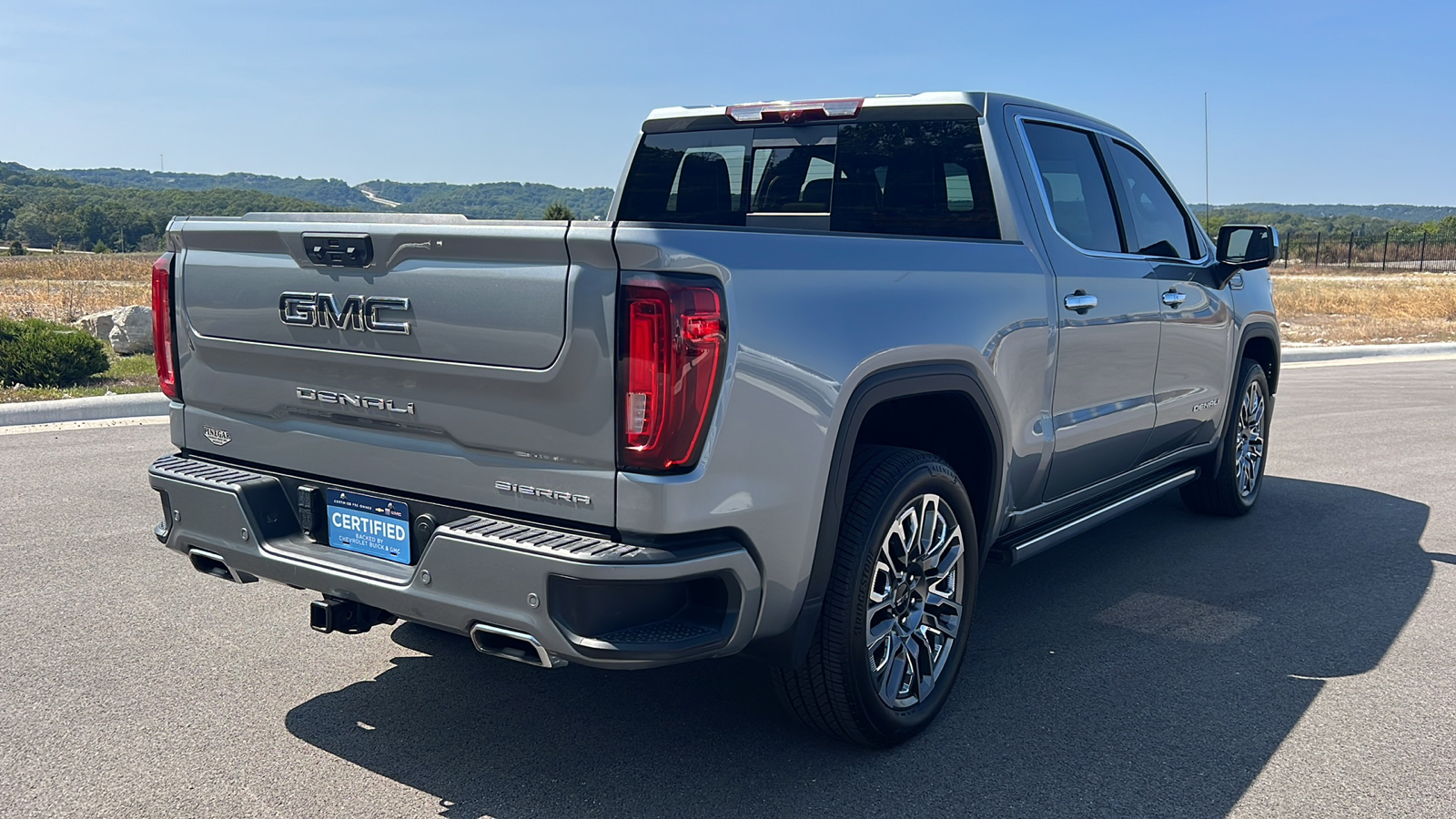 2023 GMC Sierra 1500 Denali Ultimate 8