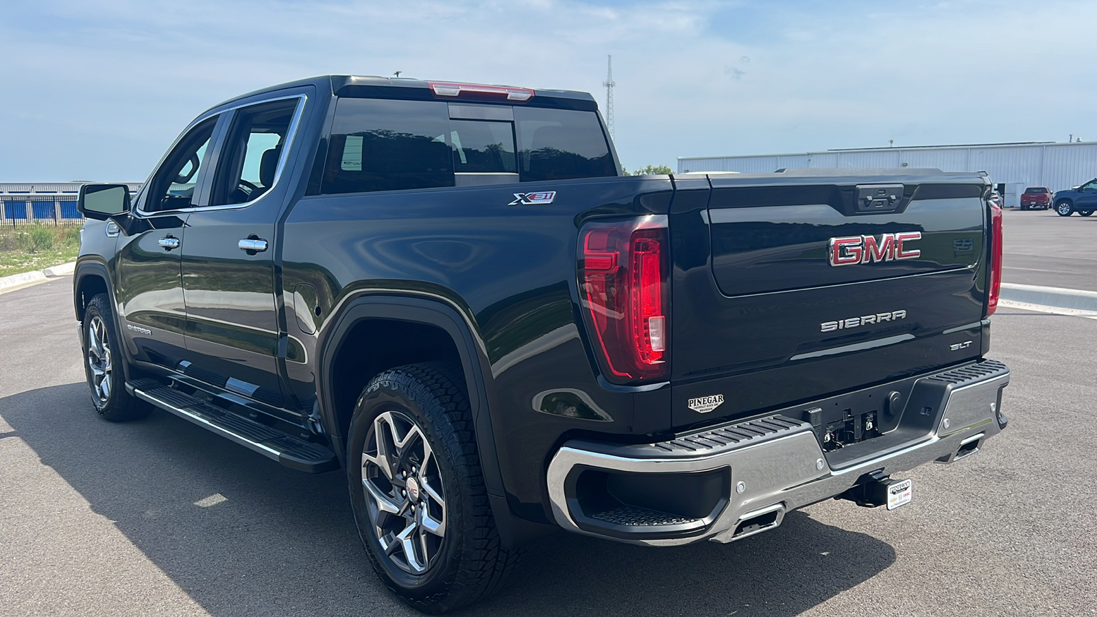 2024 GMC Sierra 1500 SLT 6