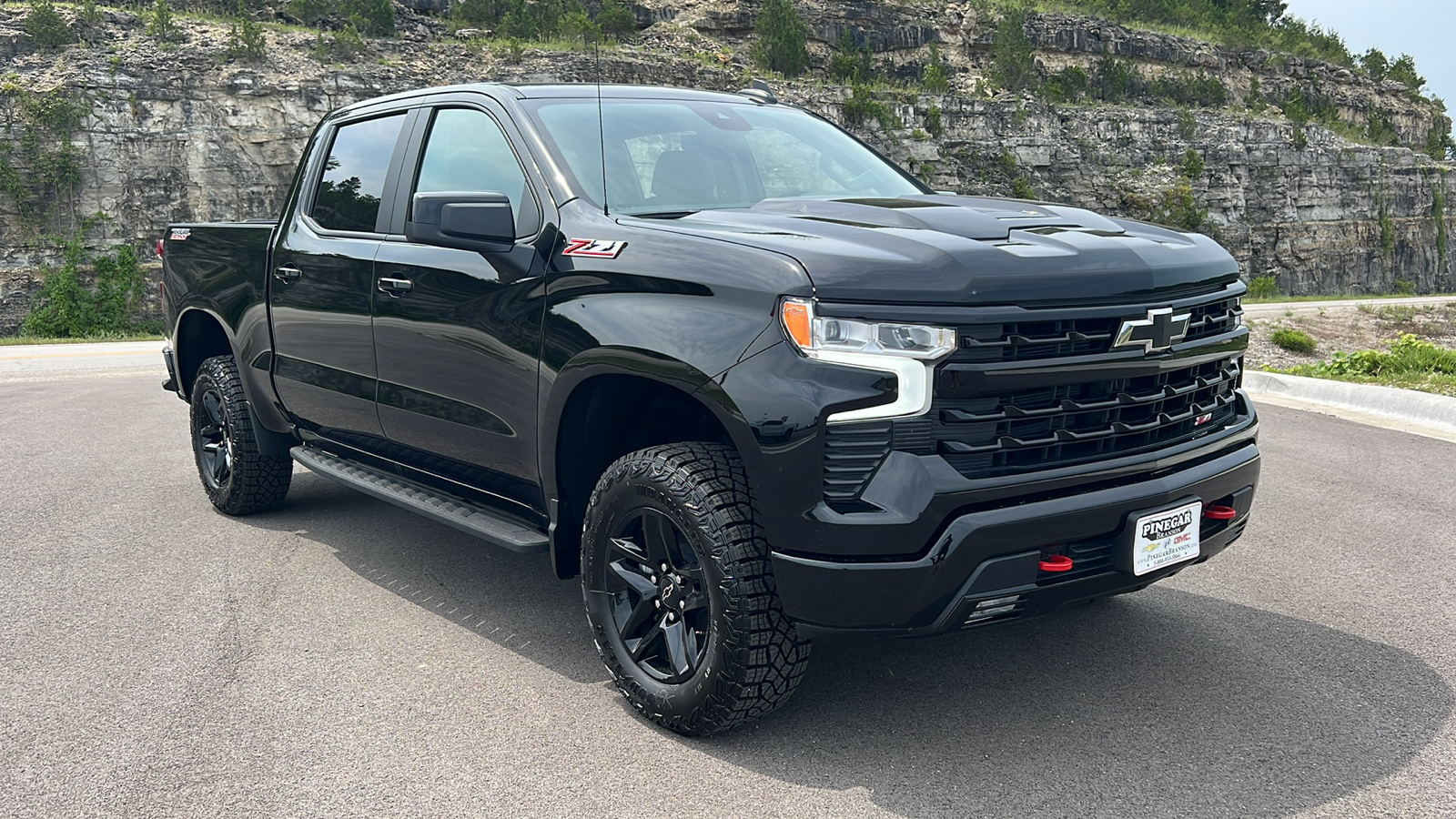 2024 Chevrolet Silverado 1500 LT Trail Boss 1