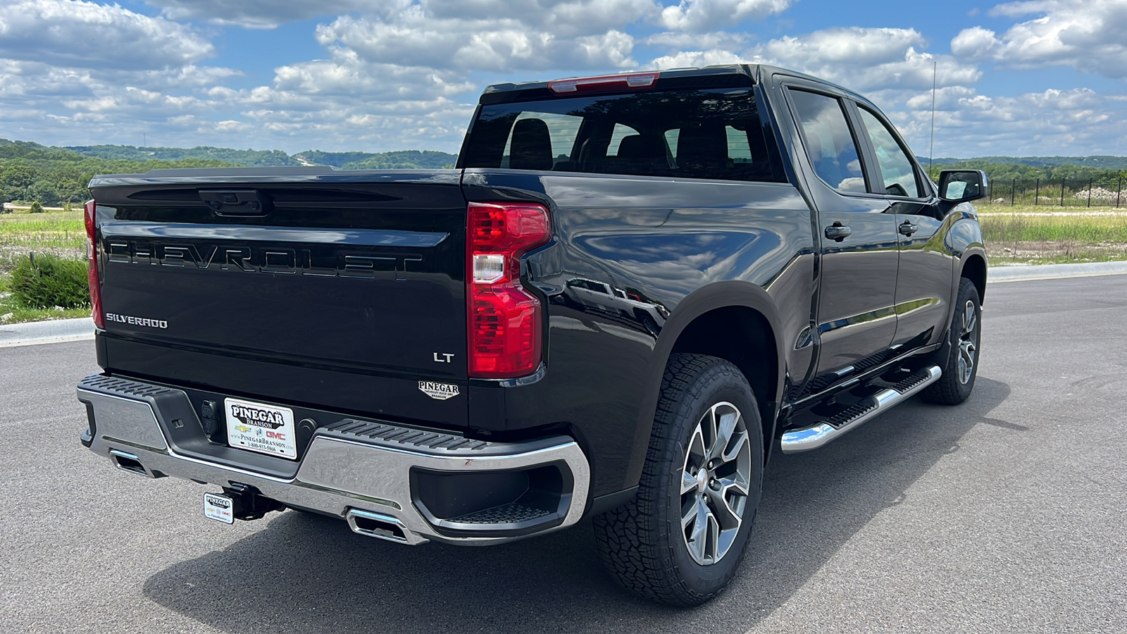 2024 Chevrolet Silverado 1500 LT 8