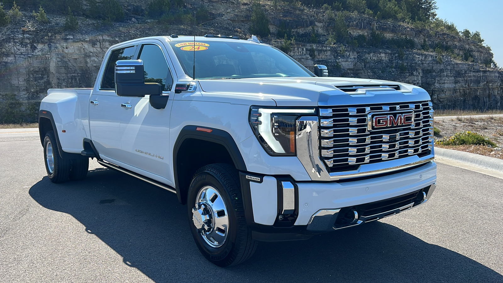 2024 GMC Sierra 3500HD Denali 1