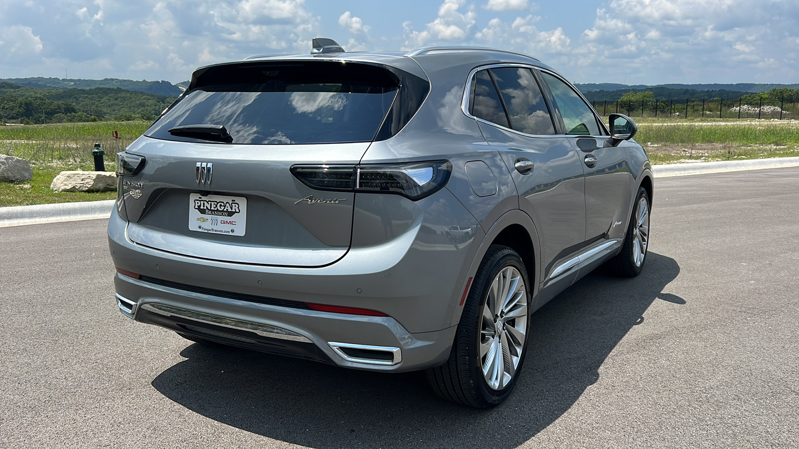 2024 Buick Envision Avenir 8