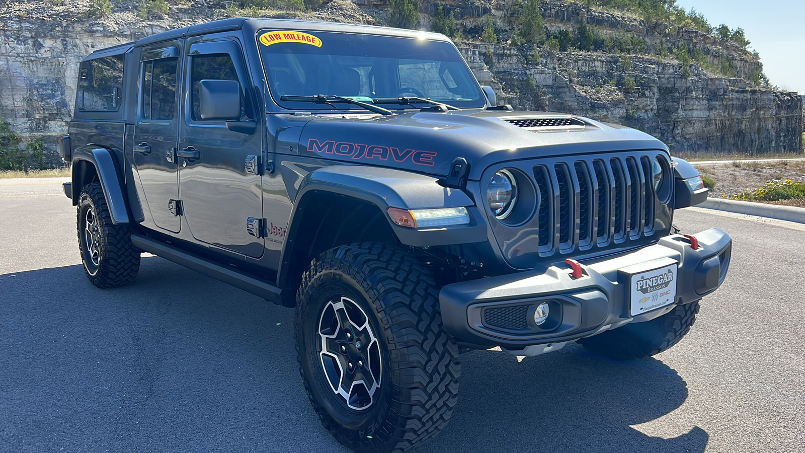 2023 Jeep Gladiator Mojave 1