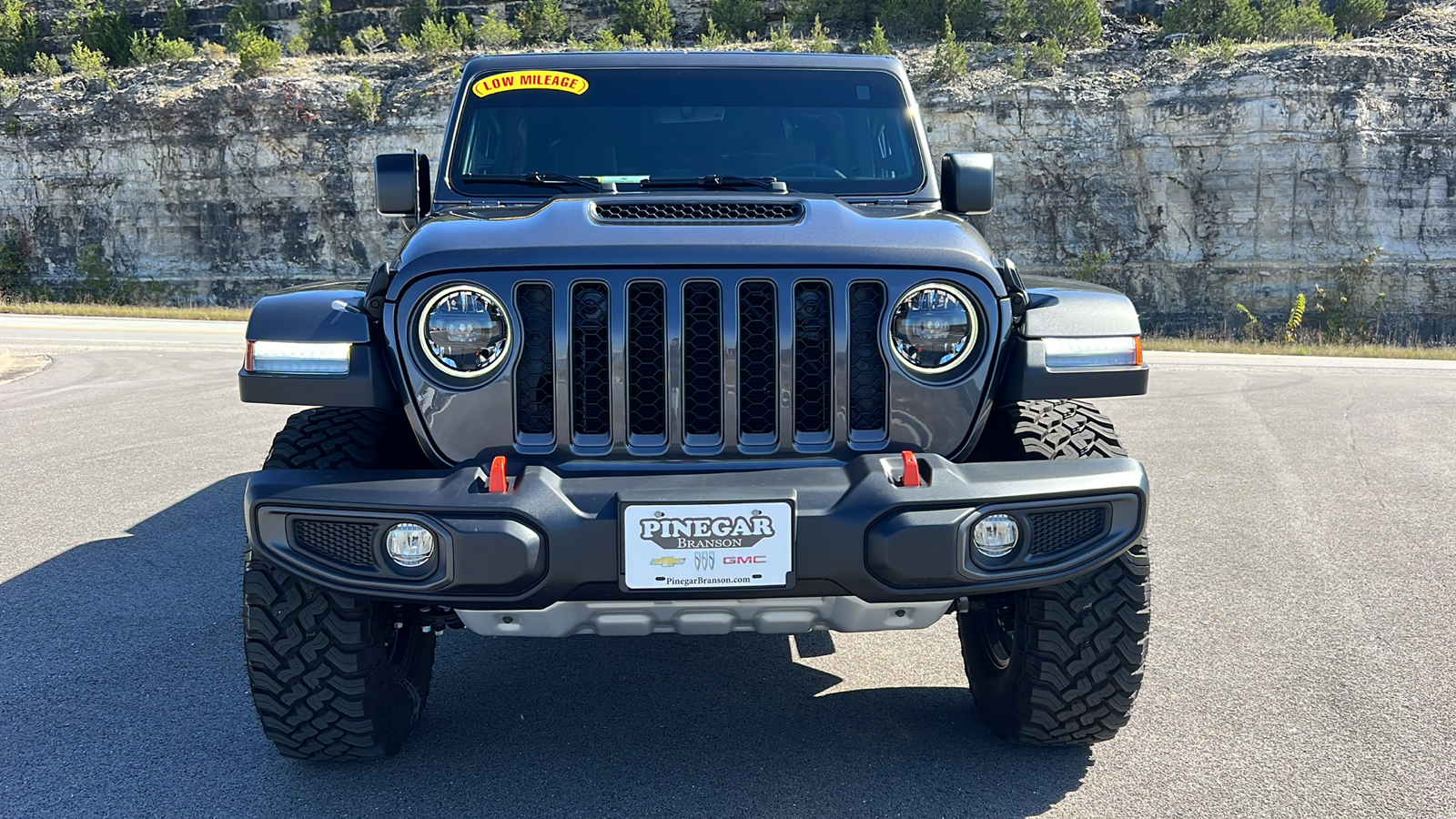 2023 Jeep Gladiator Mojave 2