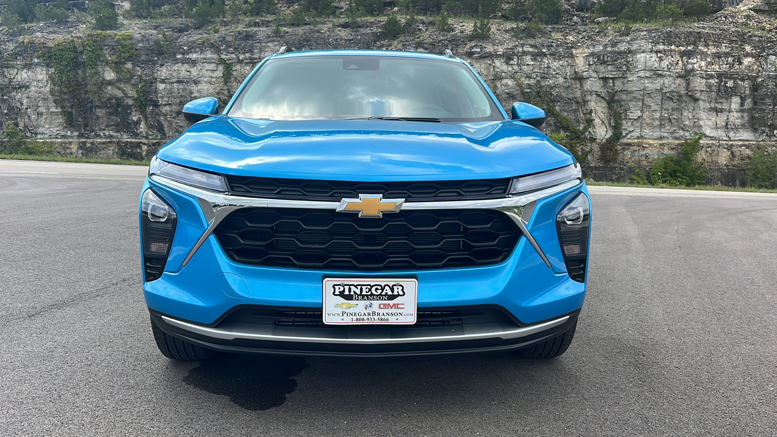 2025 Chevrolet Trax LT 2