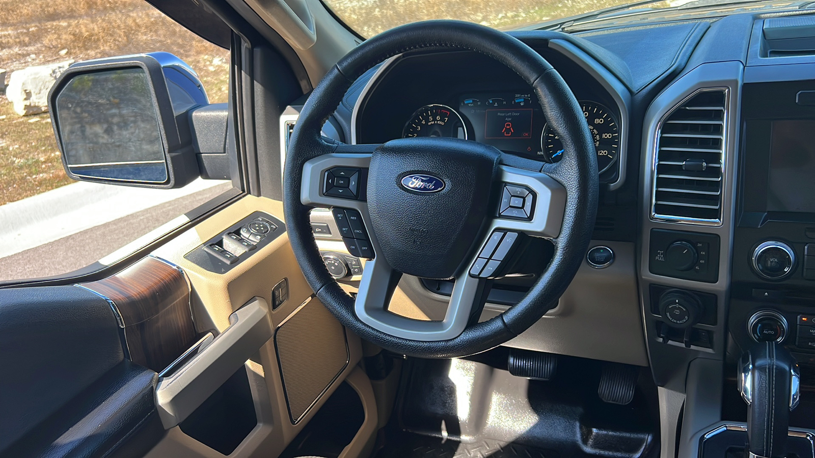 2016 Ford F-150 Lariat 13