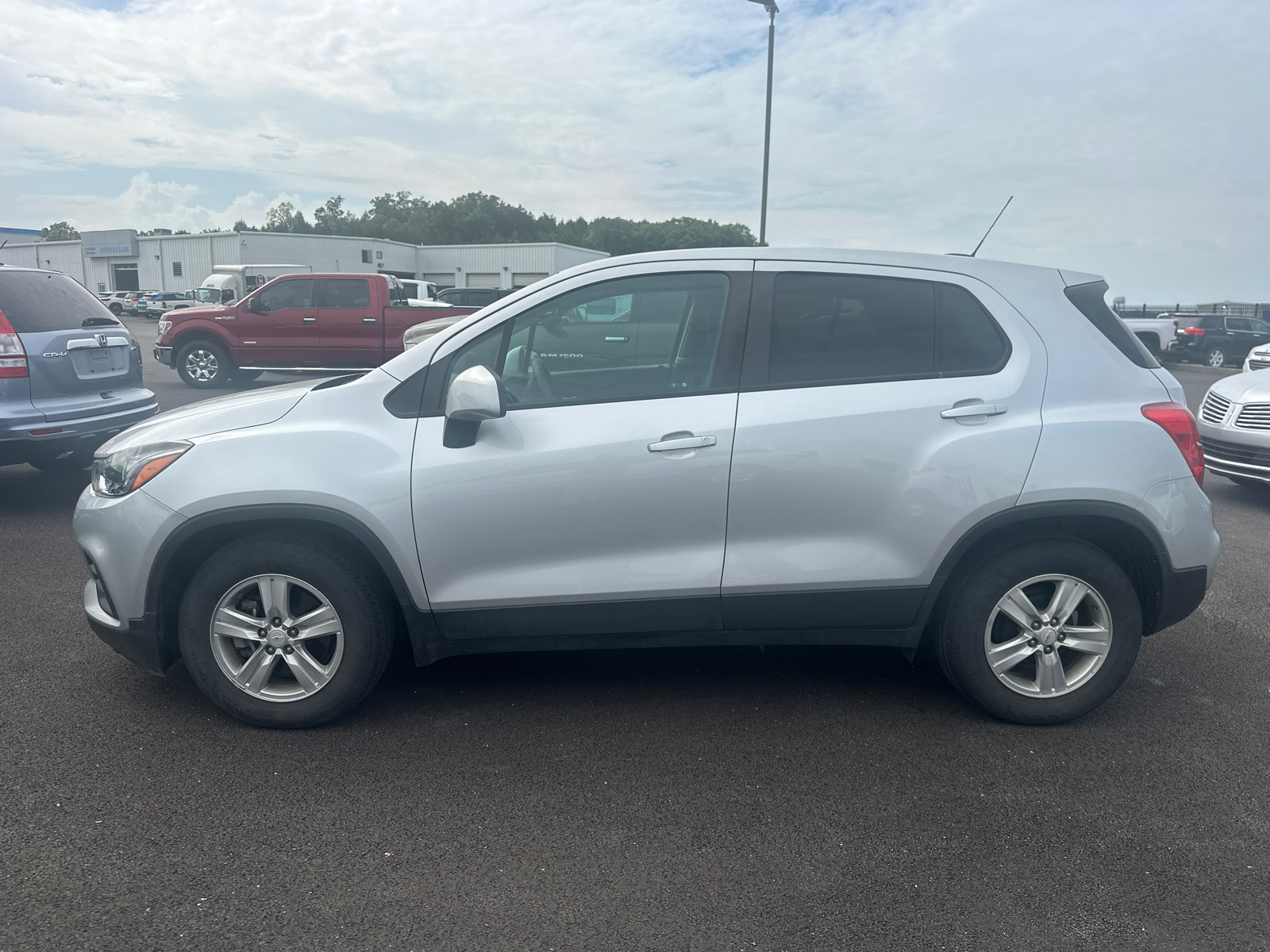 2020 Chevrolet Trax LS 2