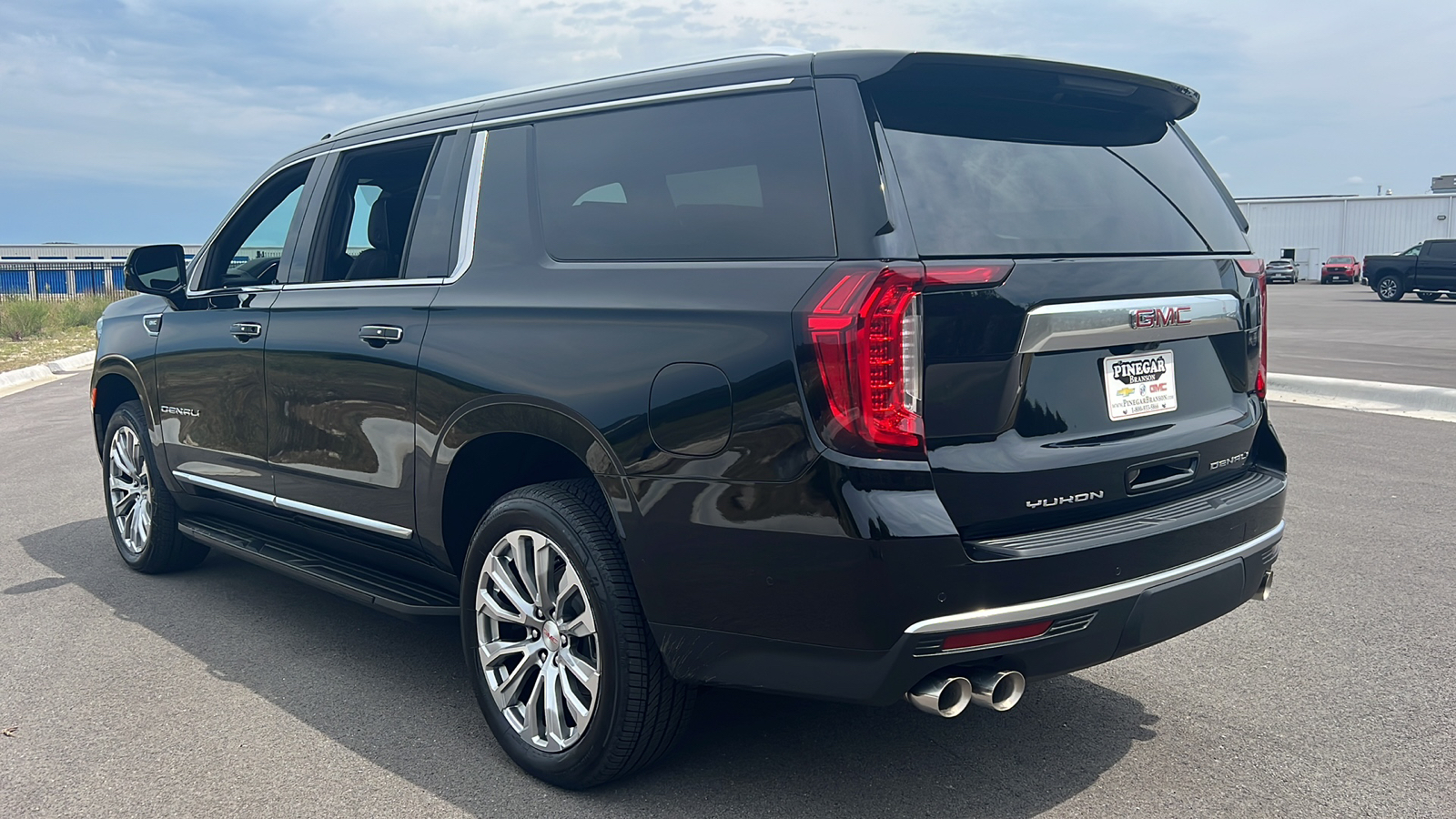 2024 GMC Yukon Denali 6