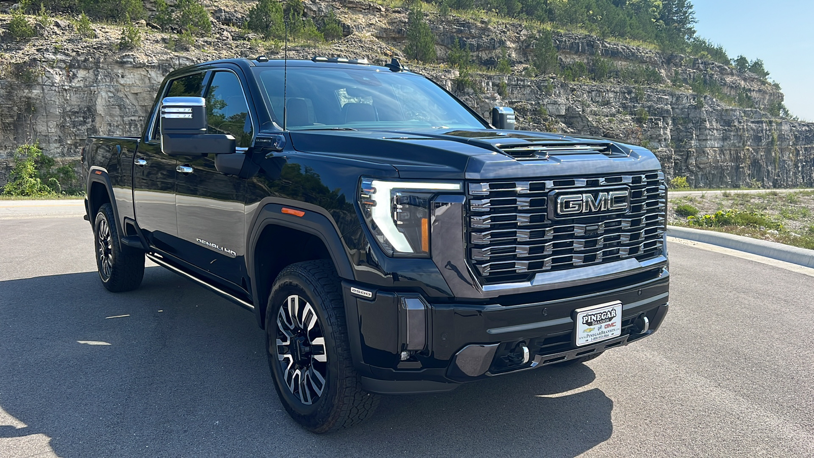 2024 GMC Sierra 2500HD Denali Ultimate 1