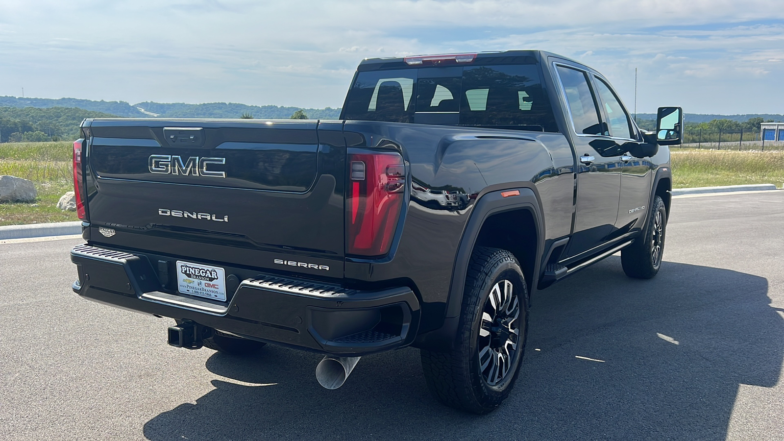 2024 GMC Sierra 2500HD Denali Ultimate 8