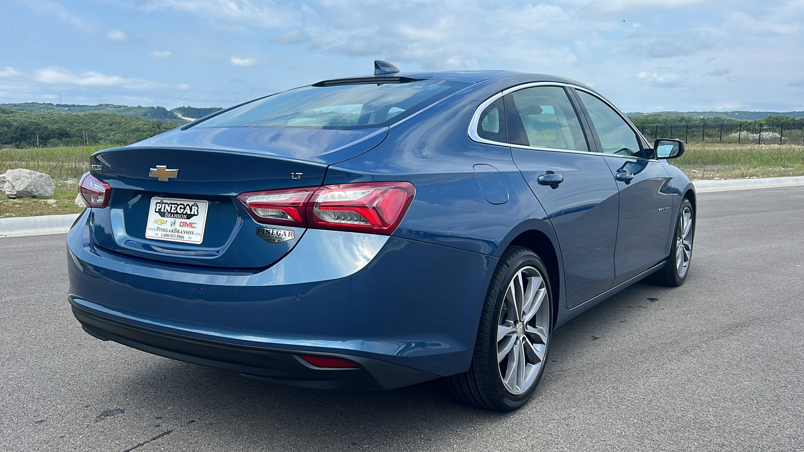 2025 Chevrolet Malibu LT 8