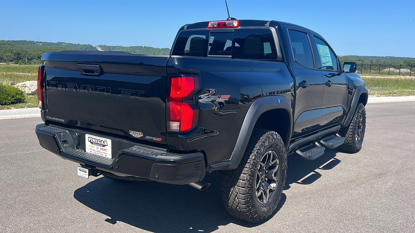 2024 Chevrolet Colorado 4WD ZR2 8