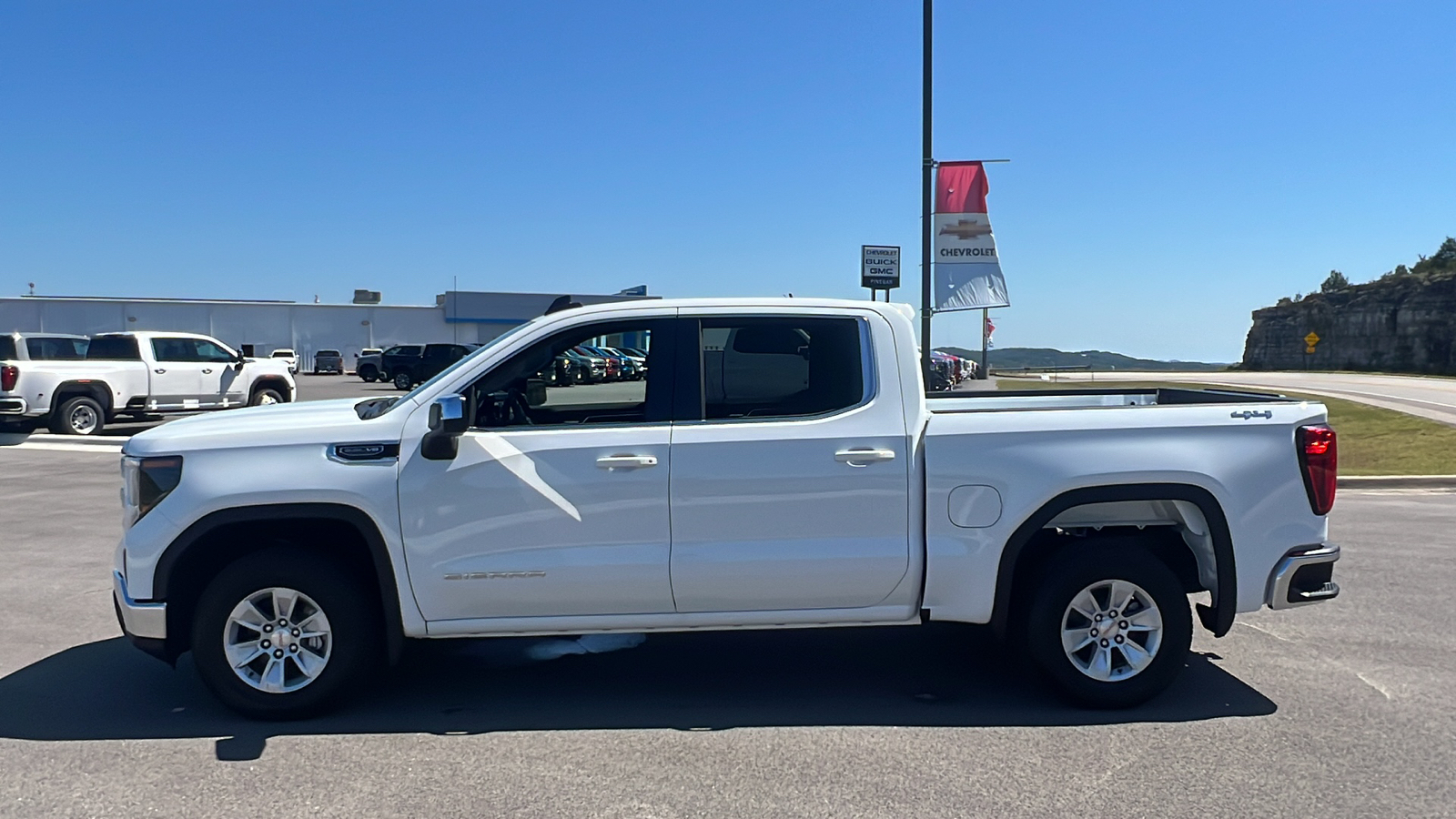 2024 GMC Sierra 1500 SLE 4