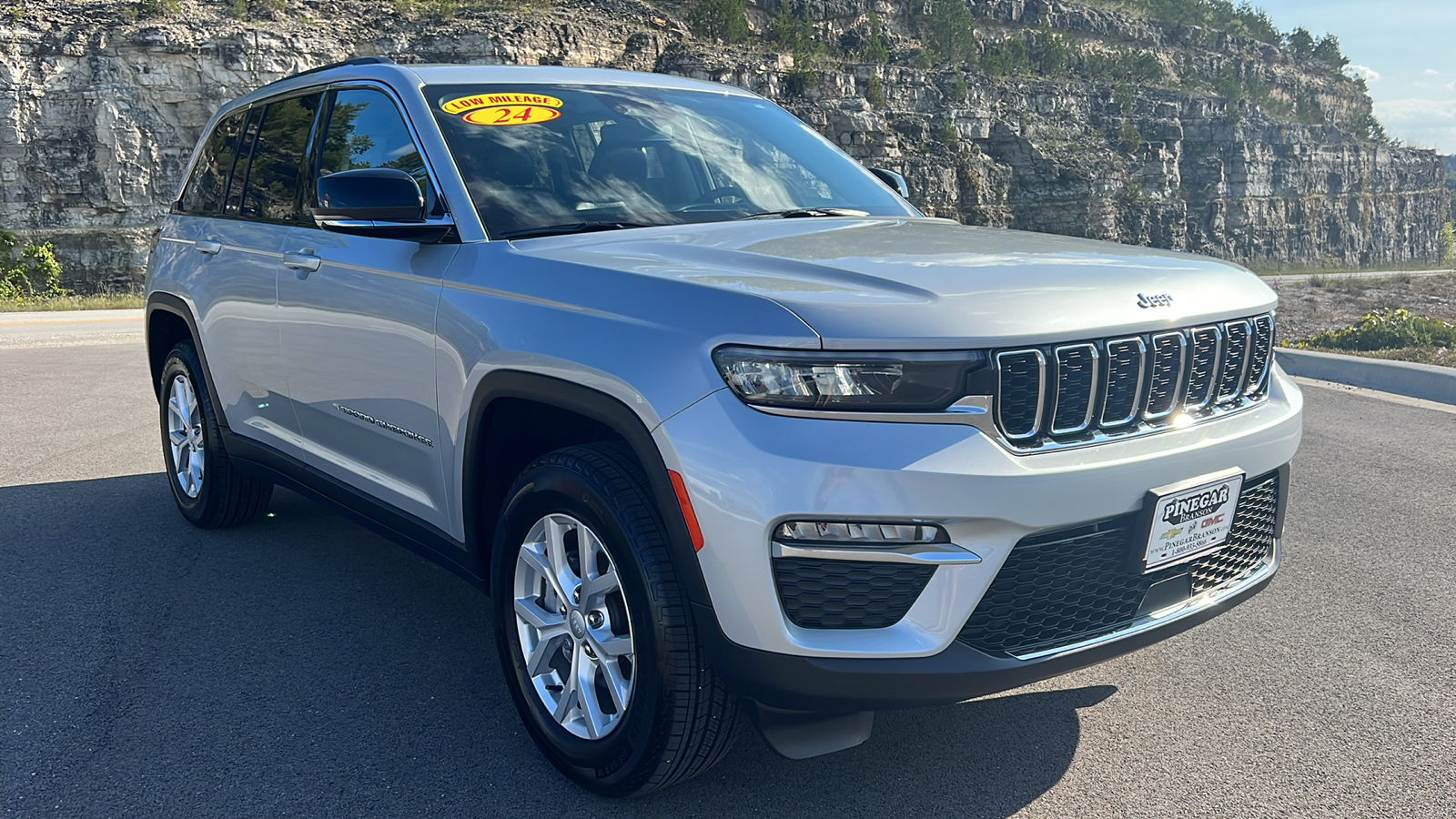 2024 Jeep Grand Cherokee Limited 1