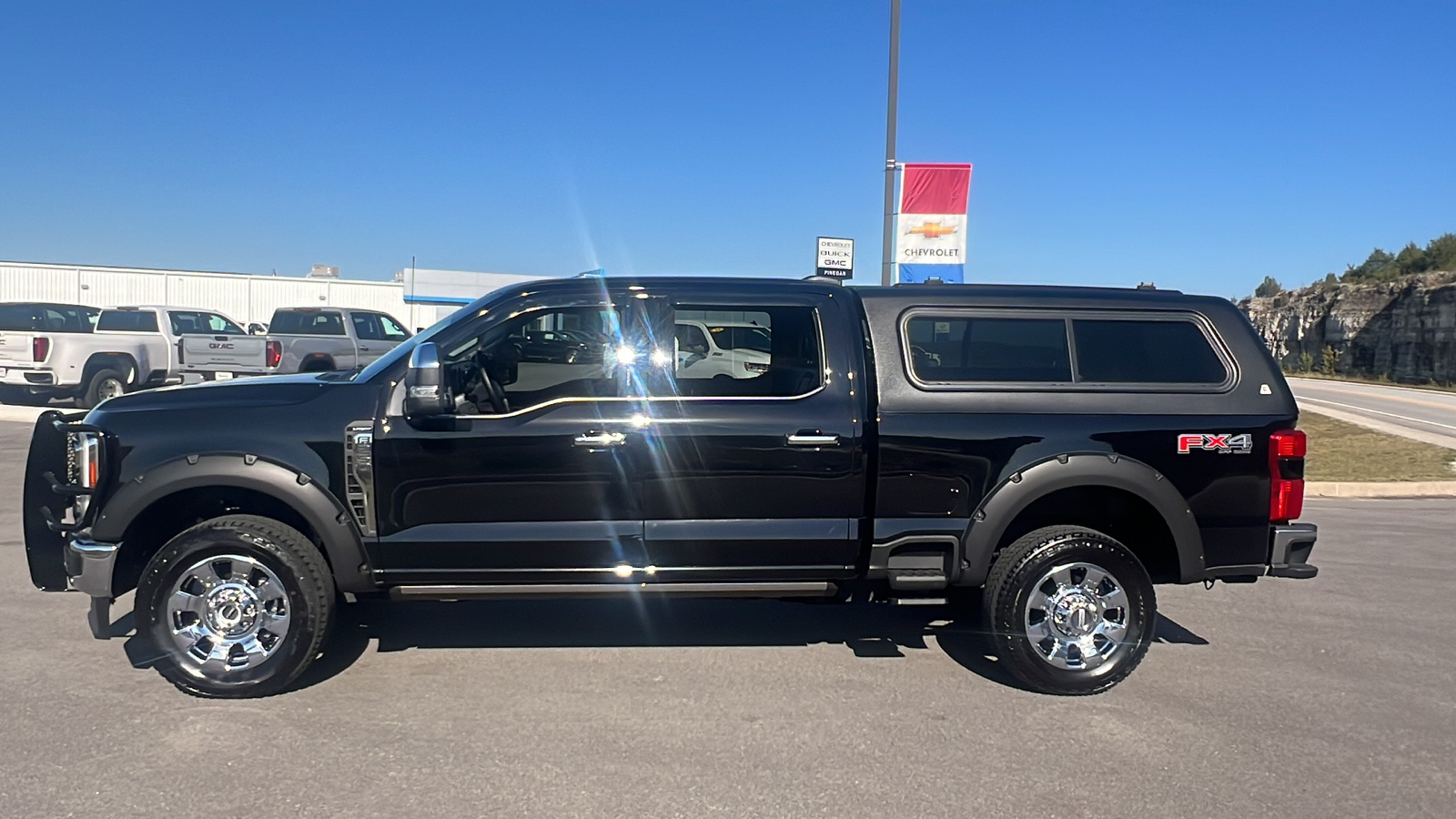 2023 Ford Super Duty F-250 SRW LARIAT 4