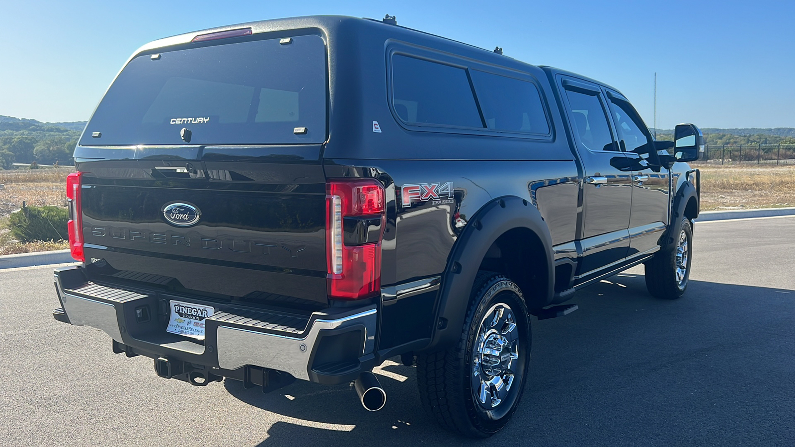 2023 Ford Super Duty F-250 SRW LARIAT 8