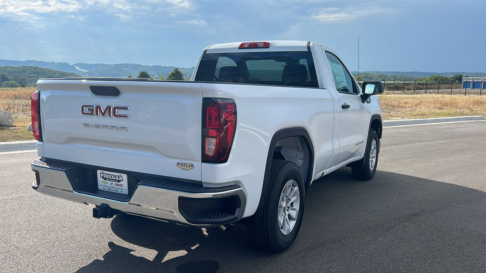 2024 GMC Sierra 1500 Pro 8