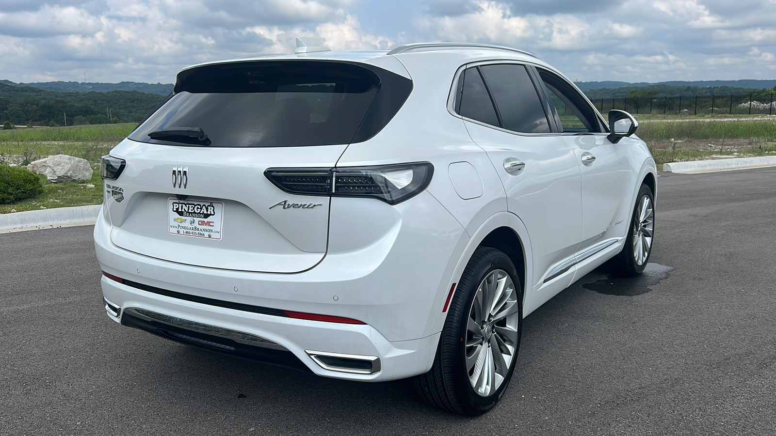 2024 Buick Envision Avenir 8