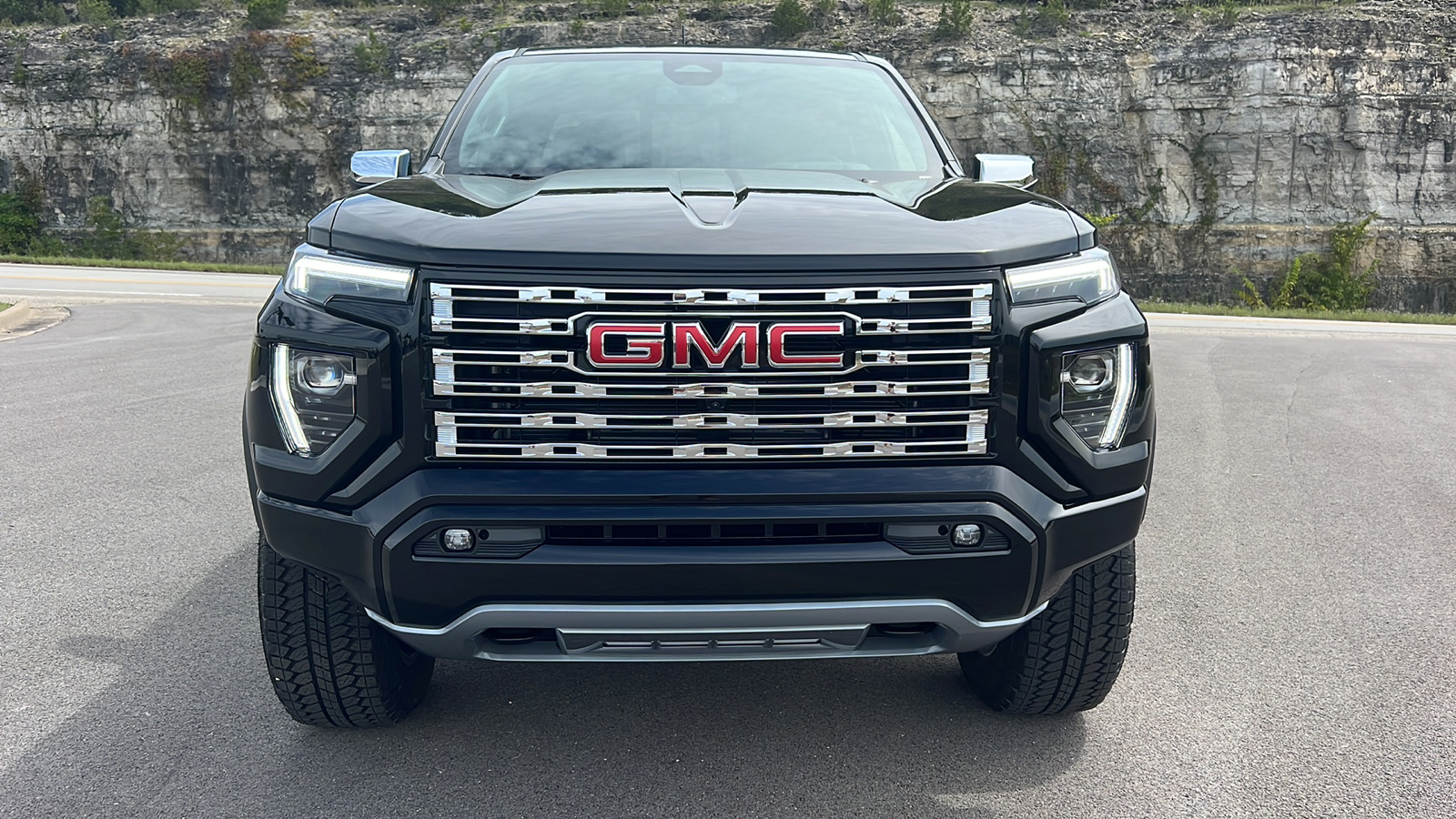 2024 GMC Canyon 4WD Denali 2