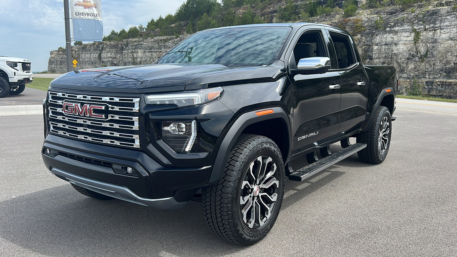 2024 GMC Canyon 4WD Denali 3