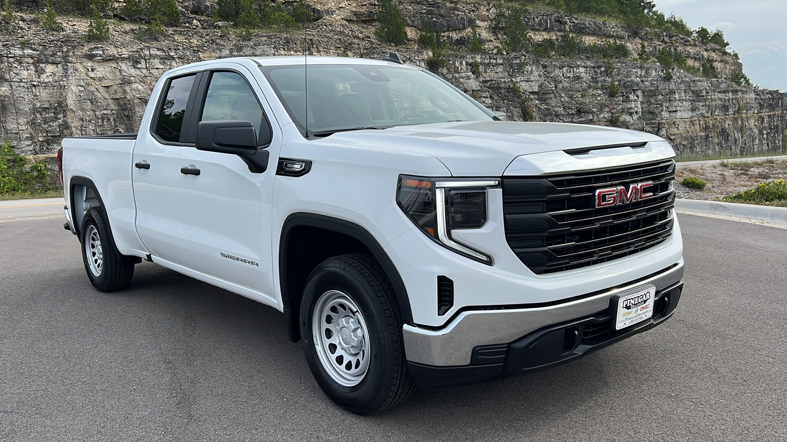 2025 GMC Sierra 1500 Pro 1