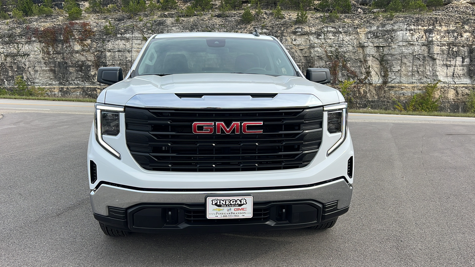 2025 GMC Sierra 1500 Pro 2