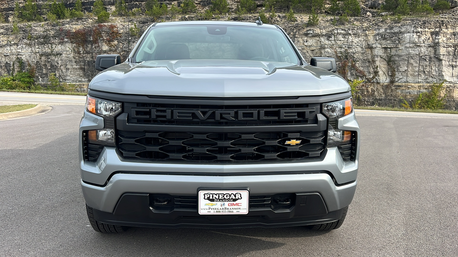 2025 Chevrolet Silverado 1500 Custom 2