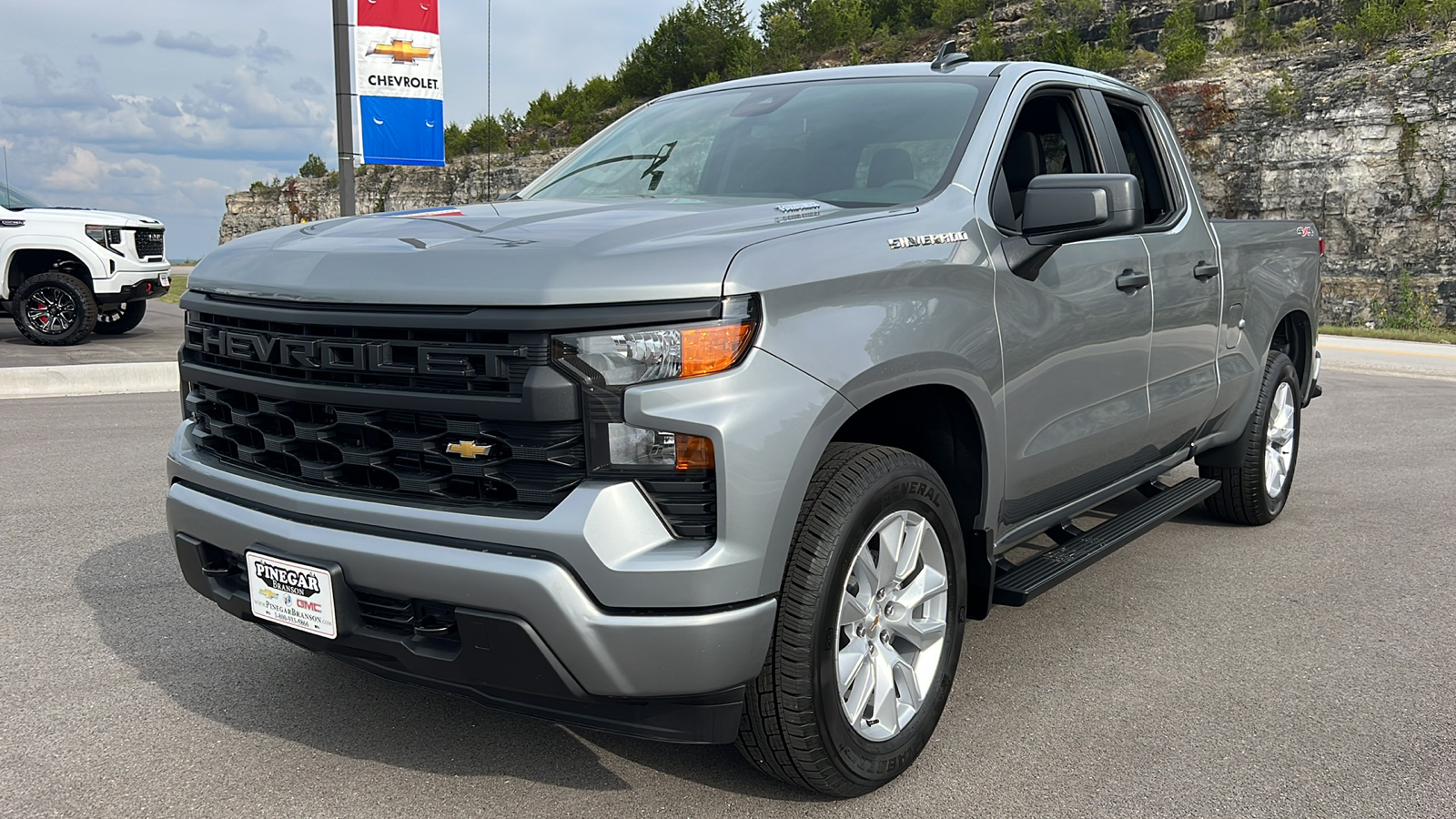 2025 Chevrolet Silverado 1500 Custom 3