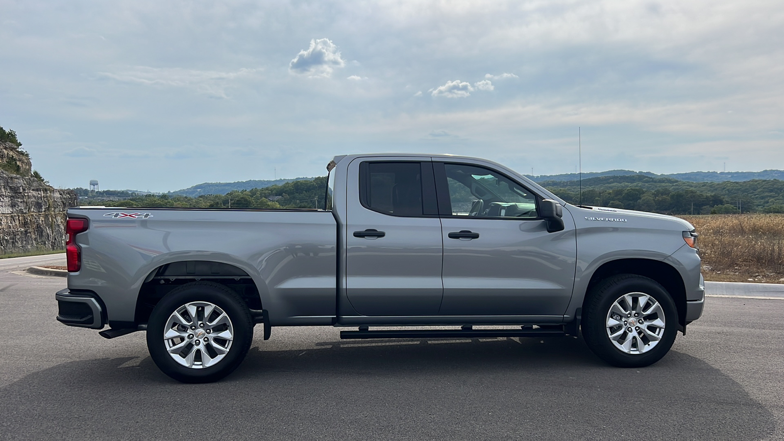 2025 Chevrolet Silverado 1500 Custom 9