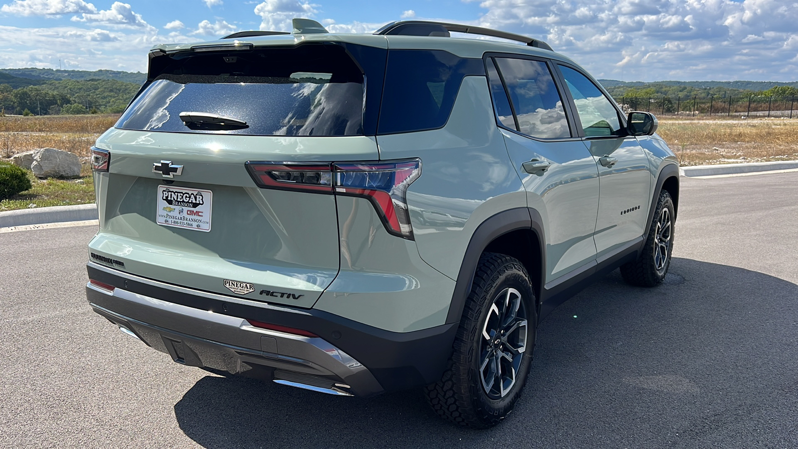 2025 Chevrolet Equinox AWD ACTIV 8