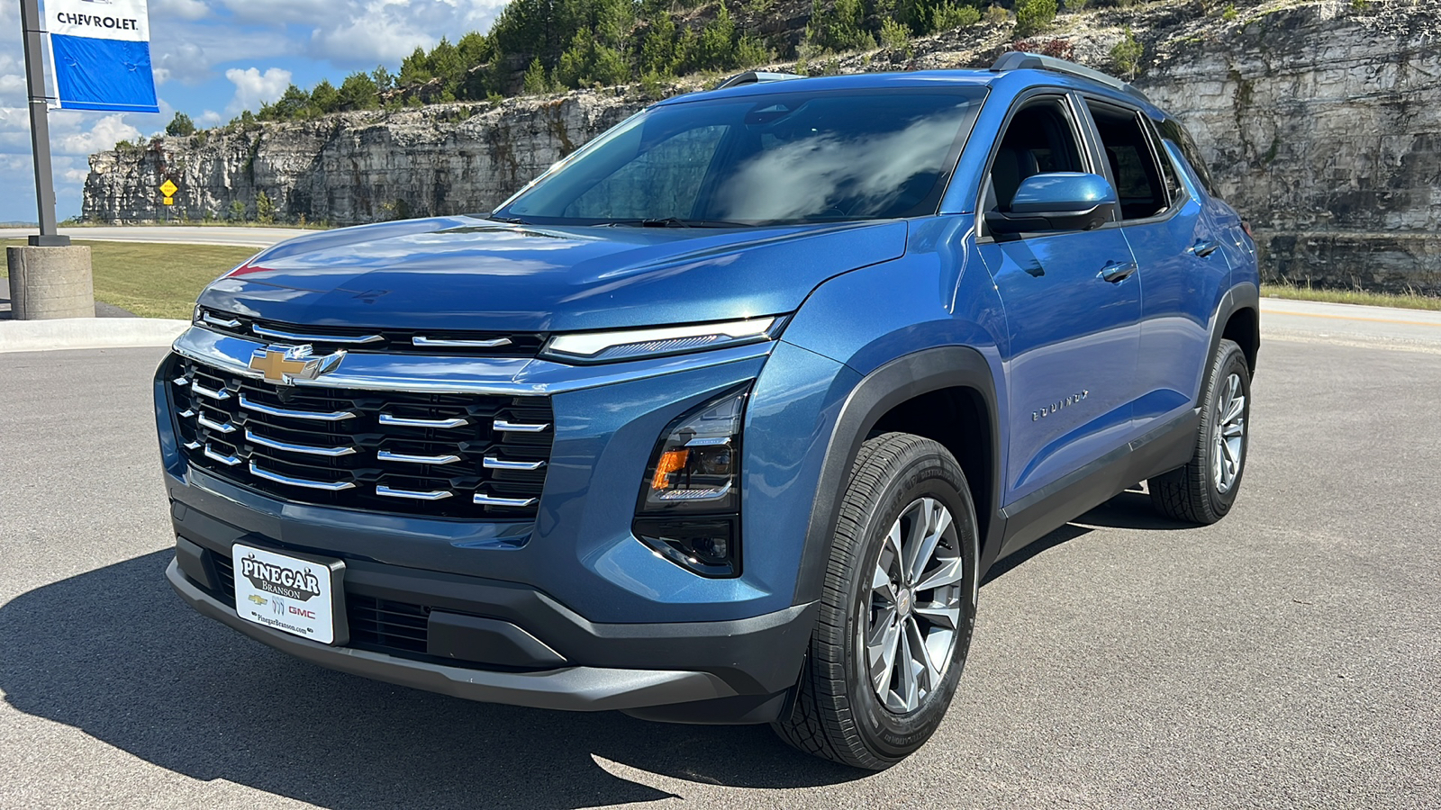 2025 Chevrolet Equinox FWD LT 3