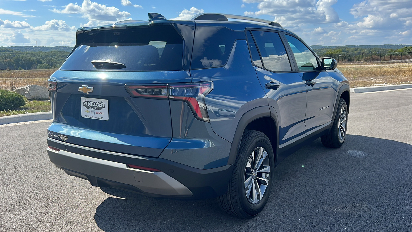 2025 Chevrolet Equinox FWD LT 8