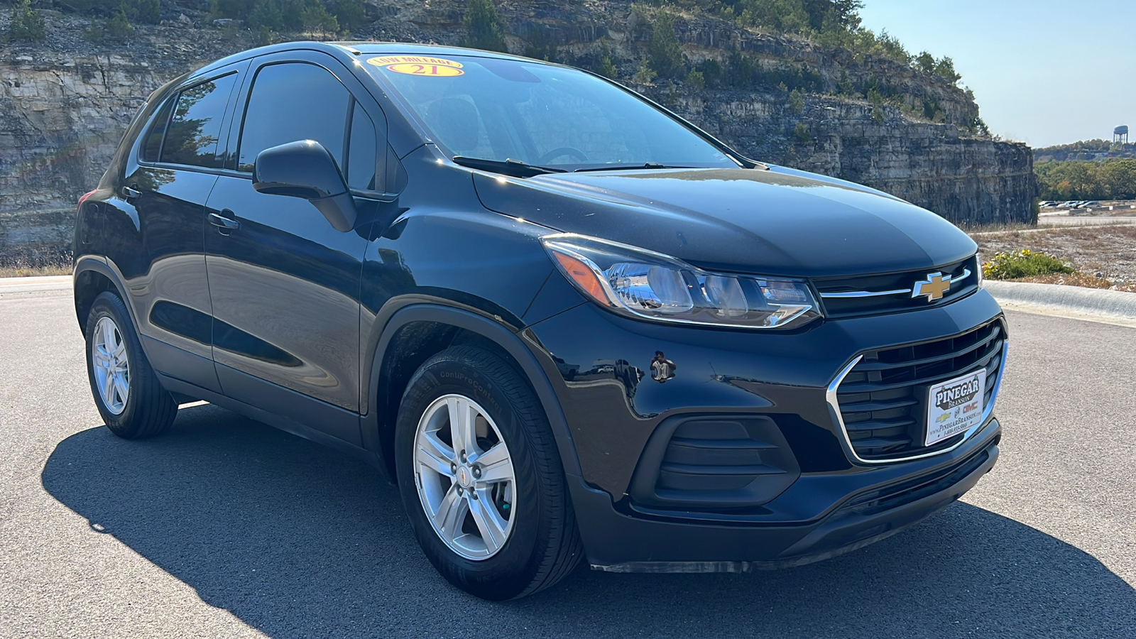 2021 Chevrolet Trax LS 1