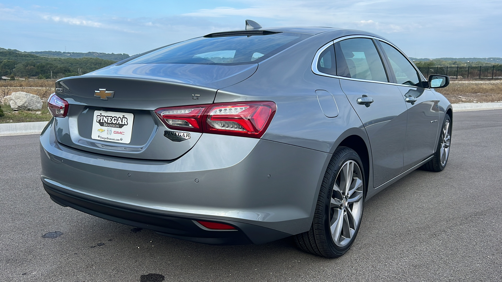 2025 Chevrolet Malibu LT 8