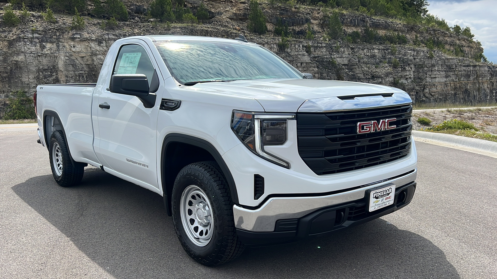 2025 GMC Sierra 1500 Pro 1