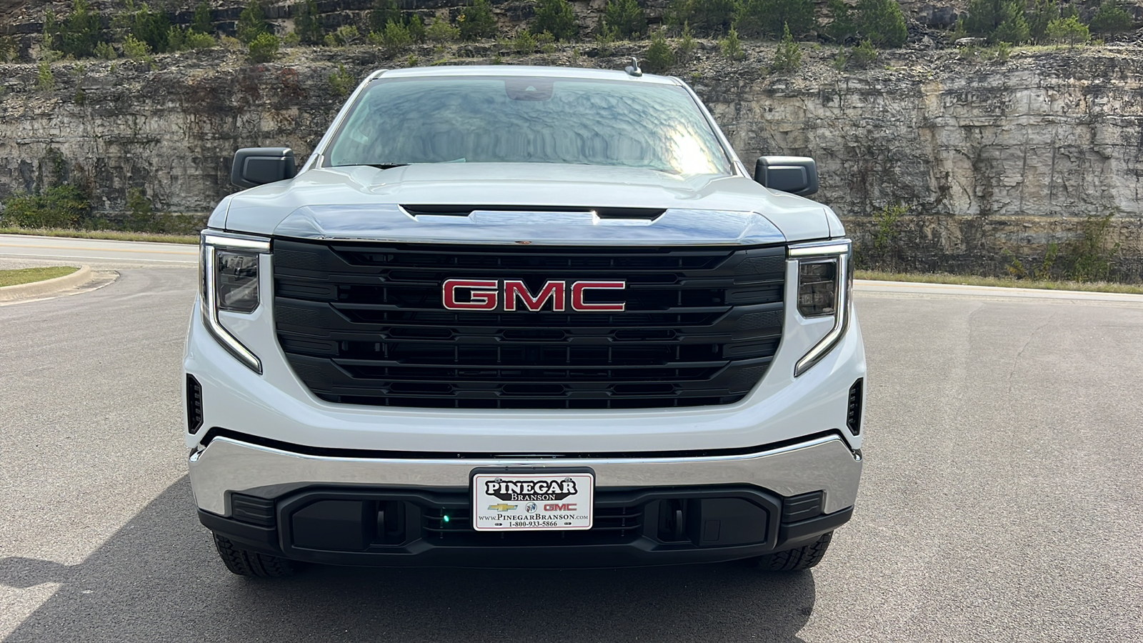 2025 GMC Sierra 1500 Pro 2