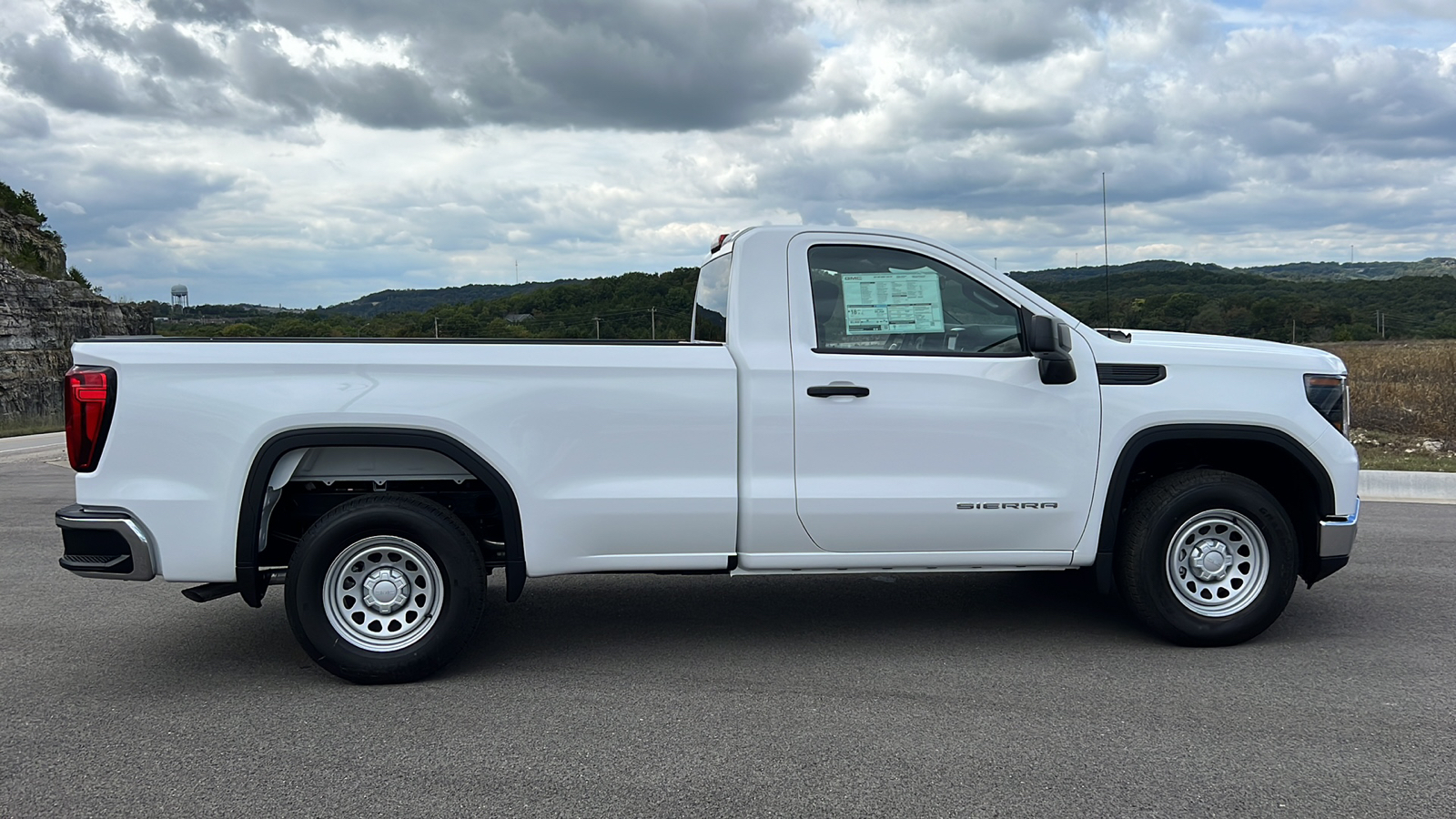 2024 GMC Sierra 1500 Pro 9