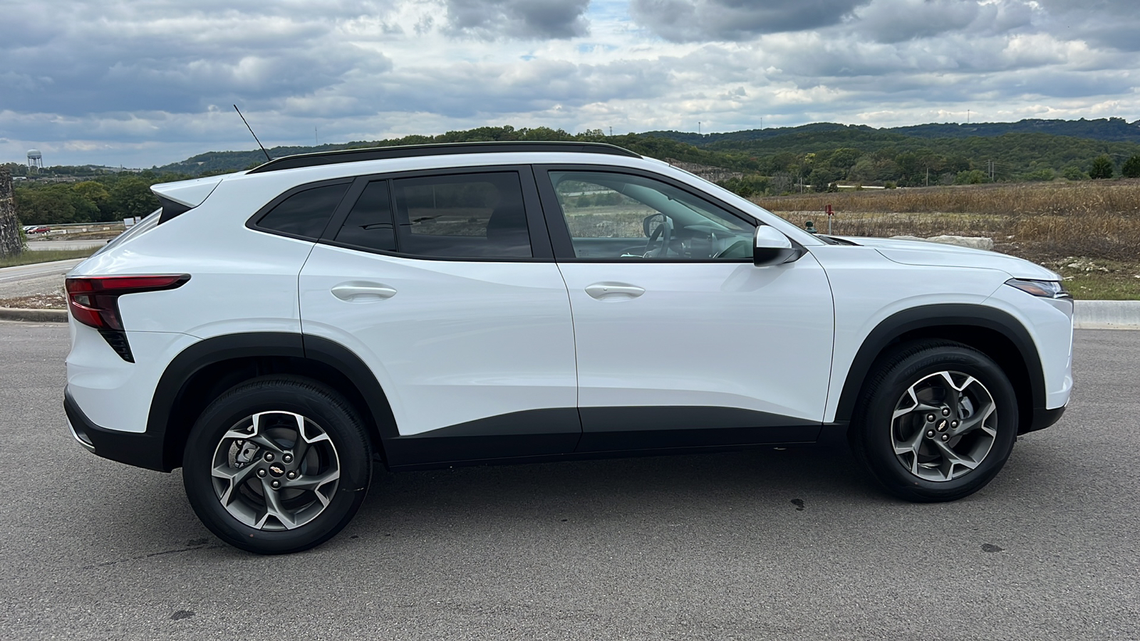 2025 Chevrolet Trax LT 9