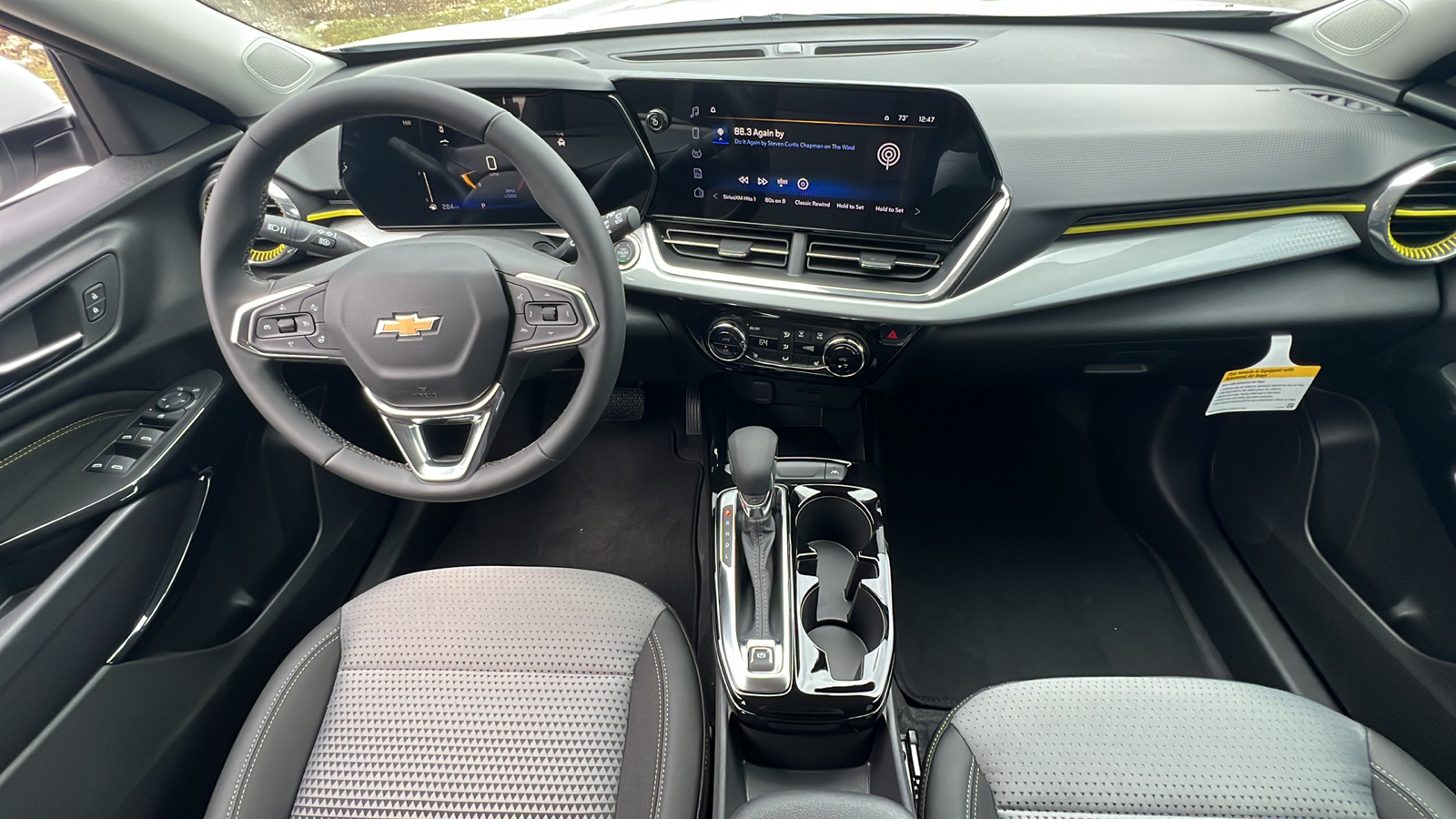 2025 Chevrolet Trax LT 12