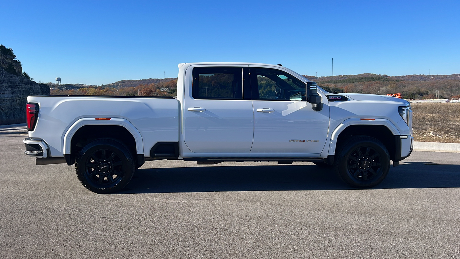 2024 GMC Sierra 2500HD AT4 9