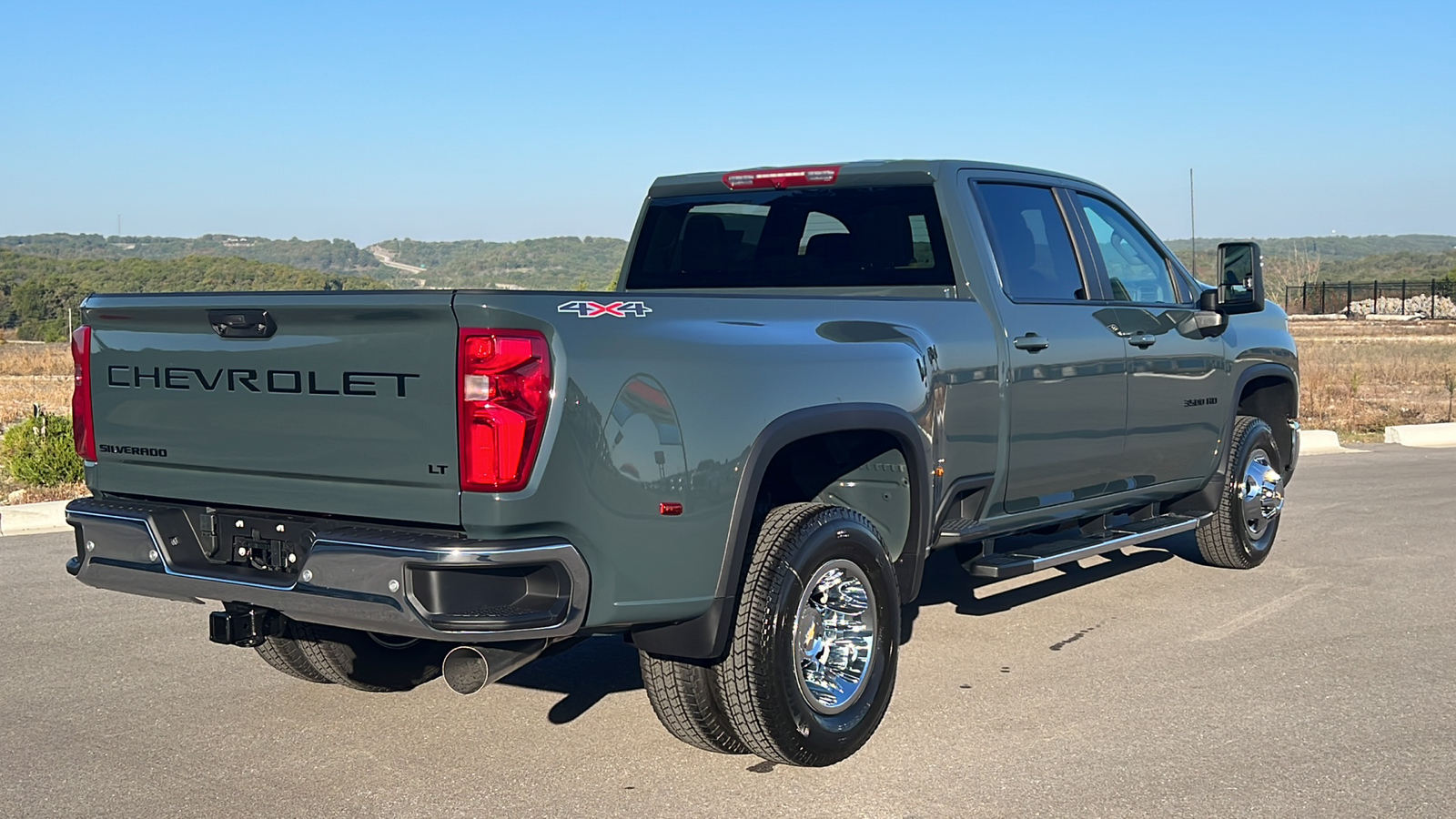 2025 Chevrolet Silverado 3500 LT 8