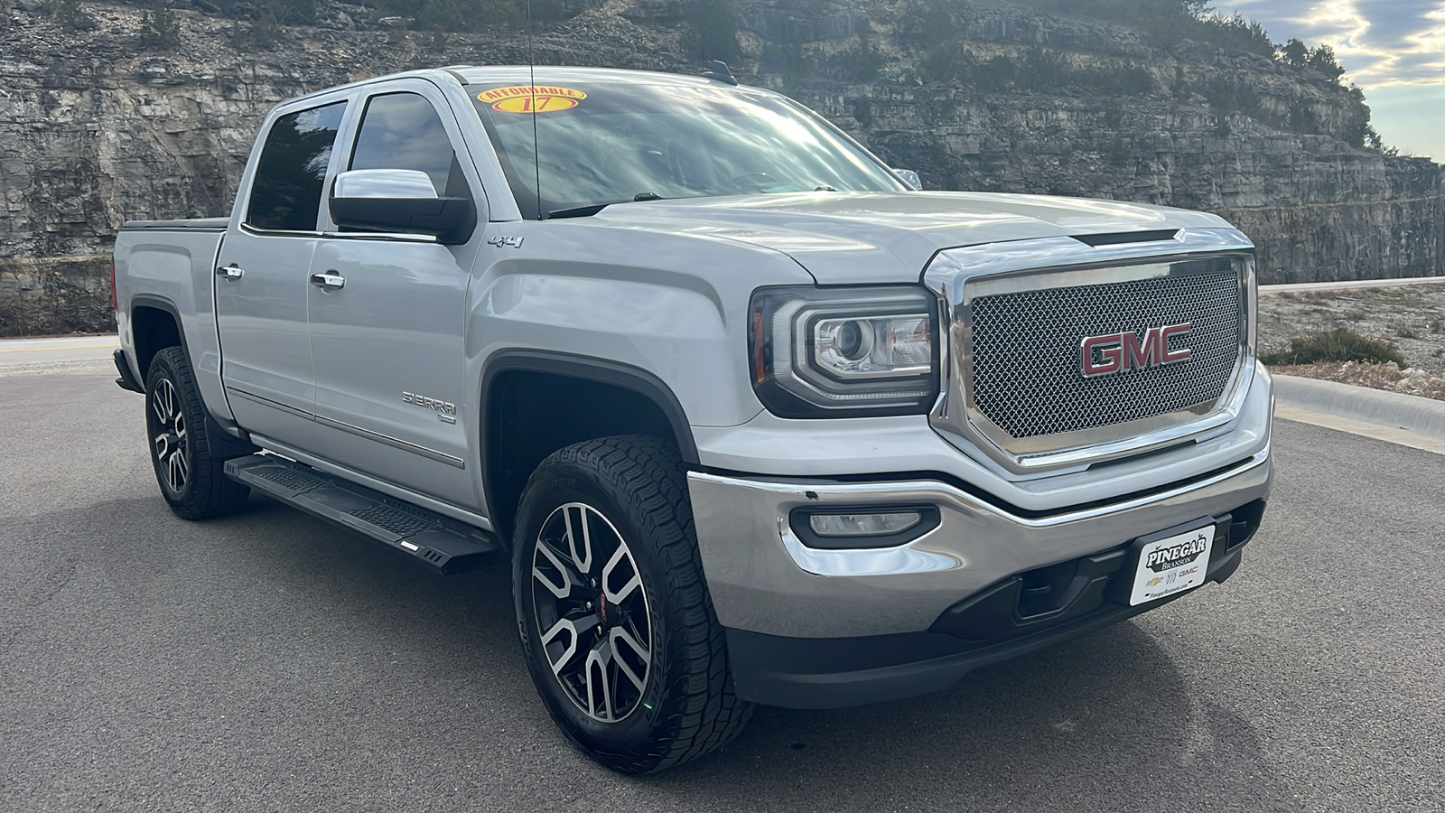 2017 GMC Sierra 1500 SLT 1