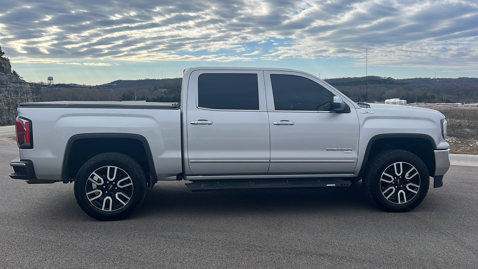 2017 GMC Sierra 1500 SLT 9