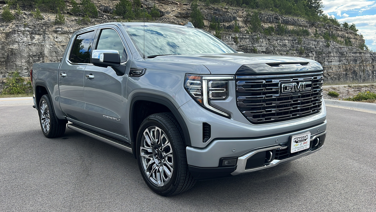 2025 GMC Sierra 1500 Denali Ultimate 1