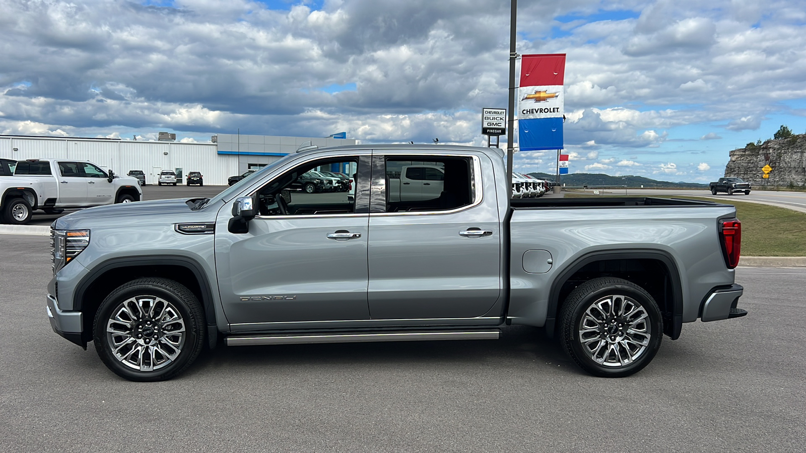 2025 GMC Sierra 1500 Denali Ultimate 4