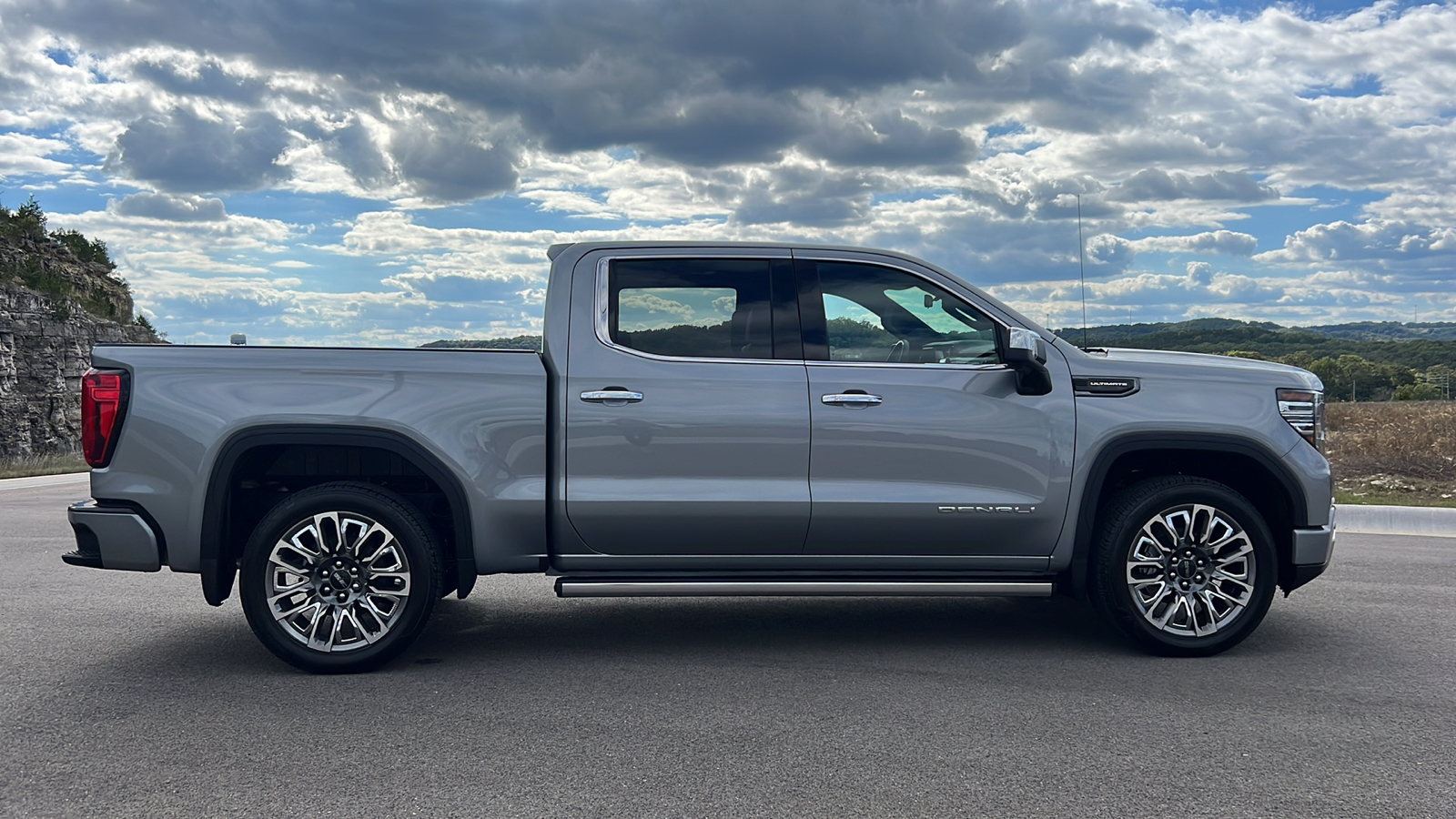 2025 GMC Sierra 1500 Denali Ultimate 9