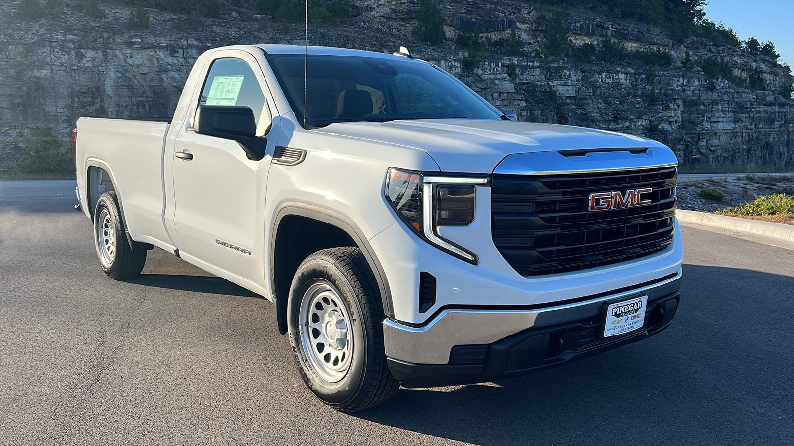 2025 GMC Sierra 1500 Pro 1